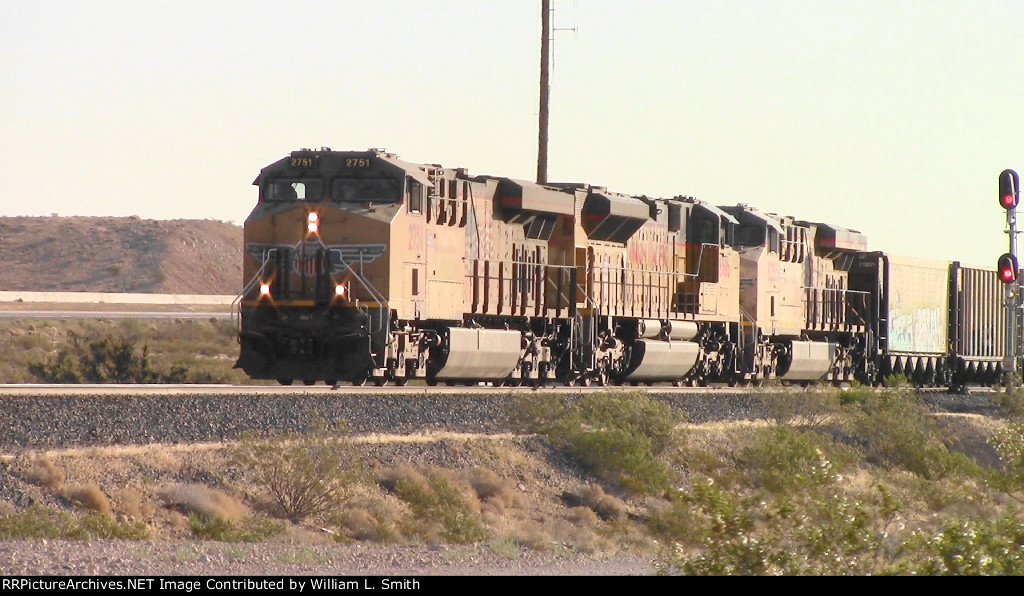 WB Unit Loaded Hooper Frt at Erie NV W-MdTrnSlv-Pshrs -2